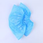 Чифт сини калъфи за обувки с ластик по периферията от здрав полиетилен със средна плътност